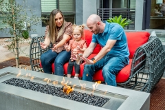 P1155920_Adults-Kids_Courtyard_Warming-Hands