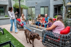 P1155942_Adults-Kids-Dog_Courtyard_Drinks